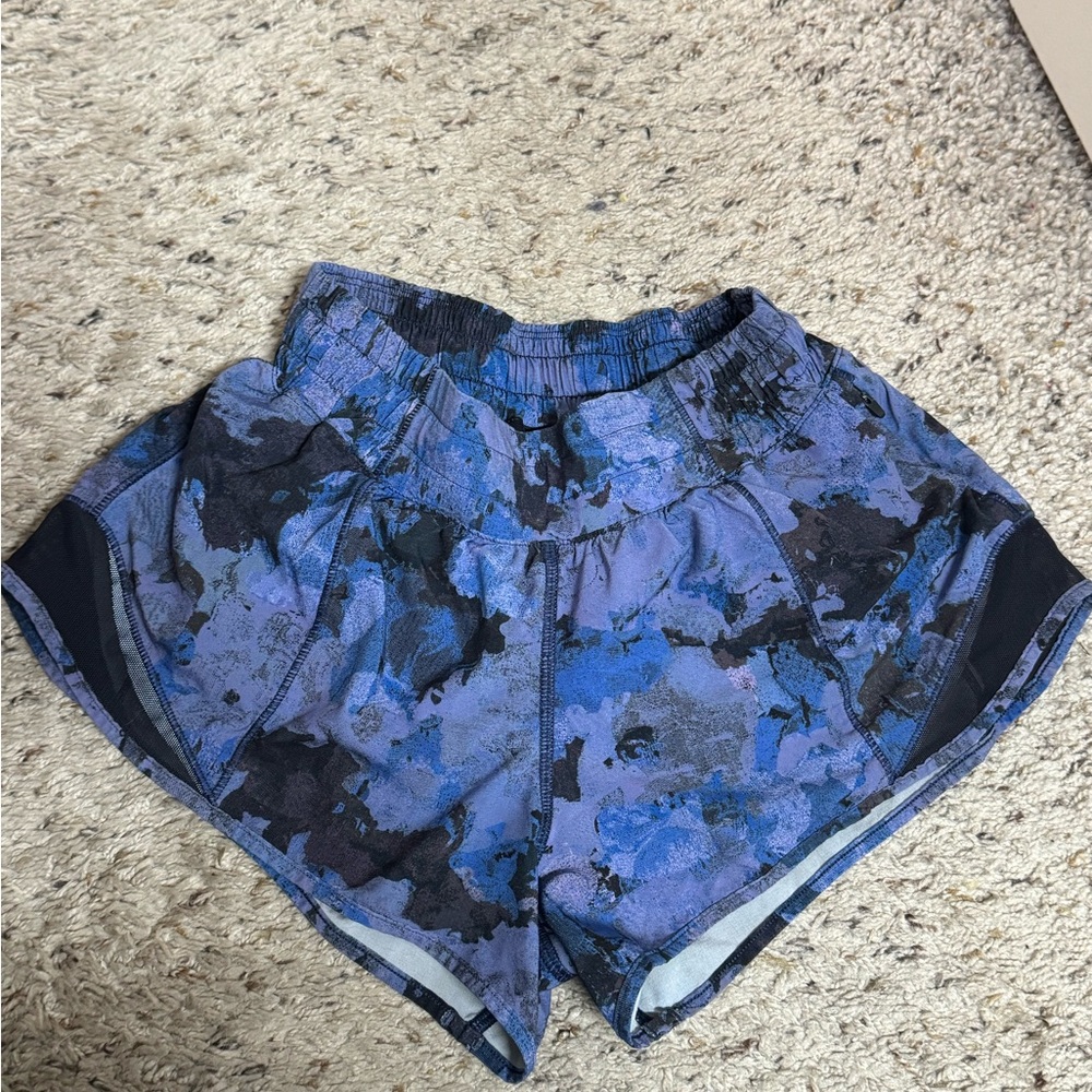 Lululemon Hottie Hot Low Rise 2.5 Shorts